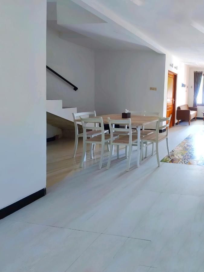 Homestay Omah Putih Bantul Luaran gambar